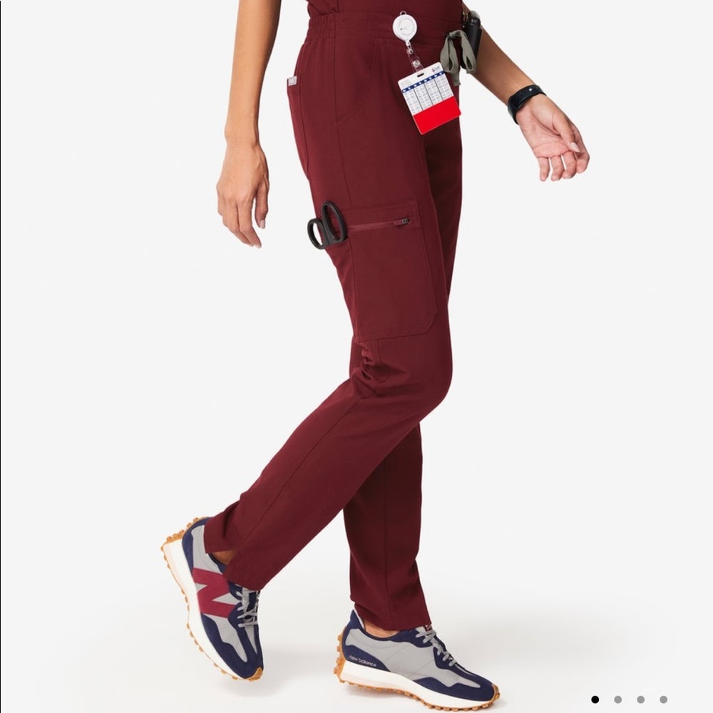 Figs Yola skinny scrub pant